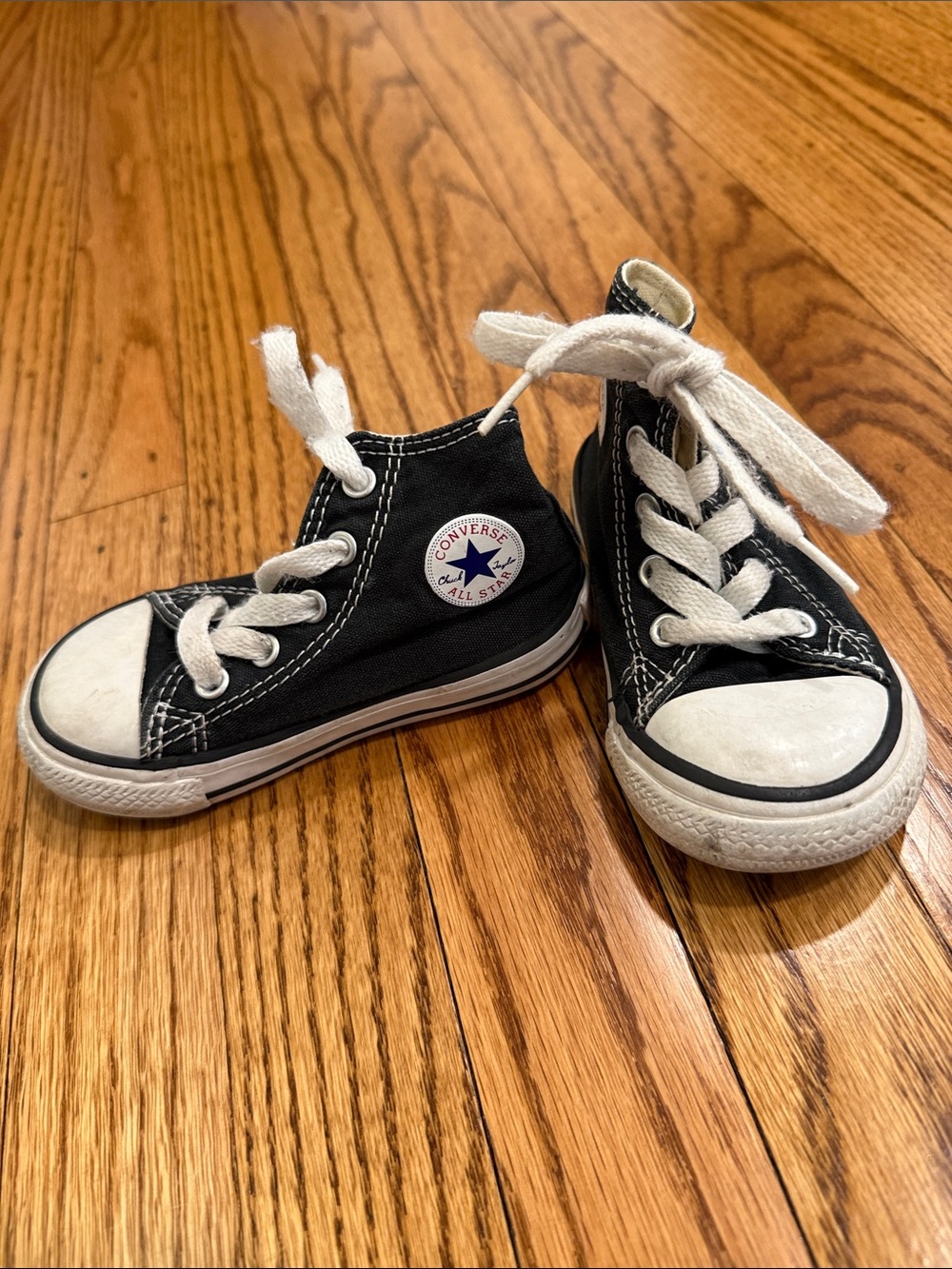 Pre-loved Chuck Taylor All Stars High Top Black Toddler Size 6